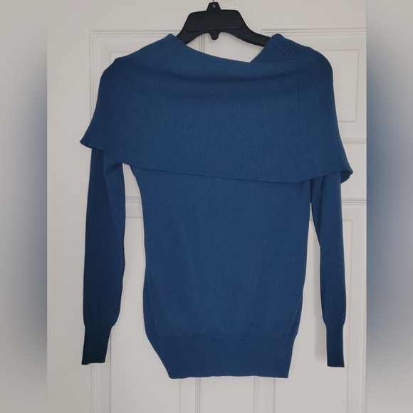 Sweater - Picture 2 of 3